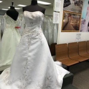 Moonlight H9592Bridal's Wedding Gown